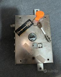 Serratura porta blindata