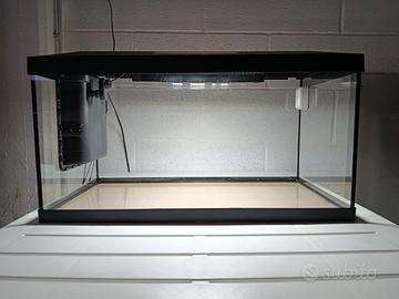 Acquario marca Aquael 60 LT