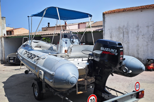 Gommone con motore Suzuki