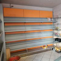 Scaffalatura espositiva 4x3m con angolo