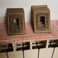 Placche in ottone per interruttori