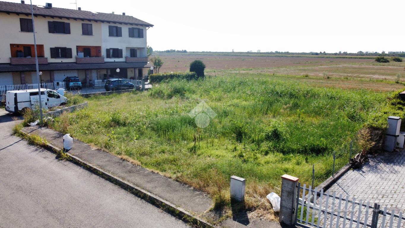 TER. RESIDENZIALE A CADELBOSCO DI SOPRA - Vista 3
