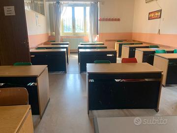 arredamento per scuola ( banchi, sedie, eccetera)