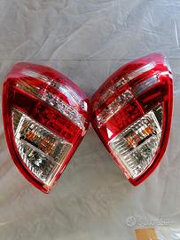fanali posteriori rav4