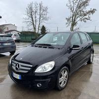 Mercedes-benz B 180 160 AUTOMATIC Sport, Adattamen