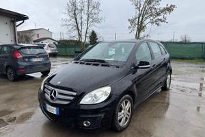 Mercedes-benz B 180 160 AUTOMATIC Sport, Adattamen