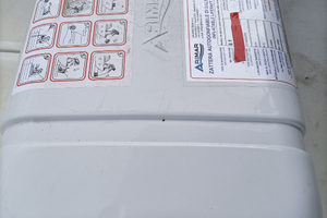 Zattera di salvataggio 8 persone oltre le 12 migli