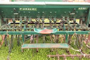 Seminatrice ubaldi 2,50 mt