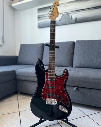 Chitarra elettrica tipo Stratocaster più custodia