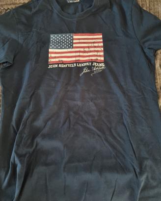 T-shirt  con bandiera americana 