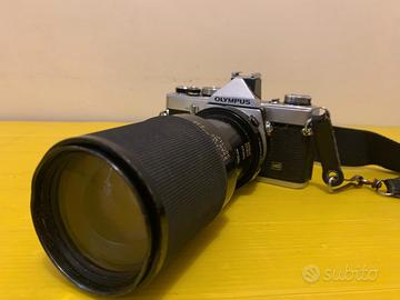 Macchina fotografica analogica Olympus OM 1 n