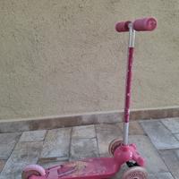 roller e monopattino bambina