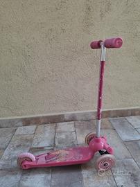 roller e monopattino bambina