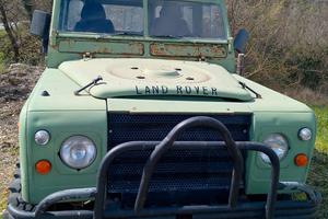 veicolo Land Rover Defender