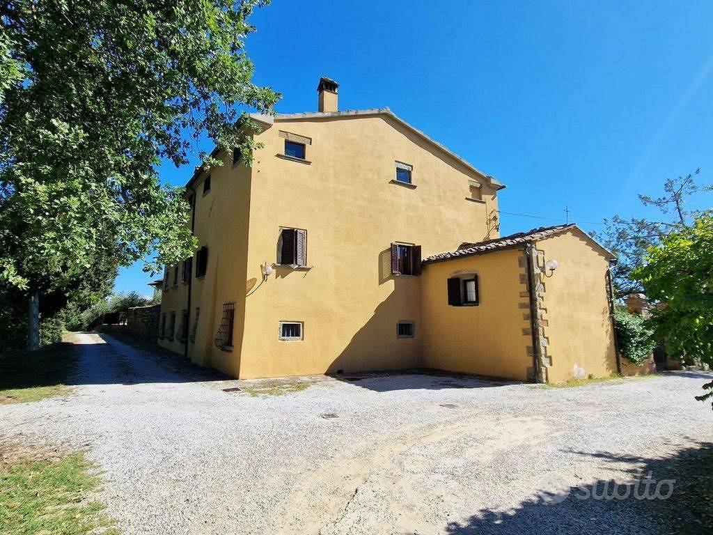 Rustico / Casale di 413 m² con più di 5 locali e b - Vista 5