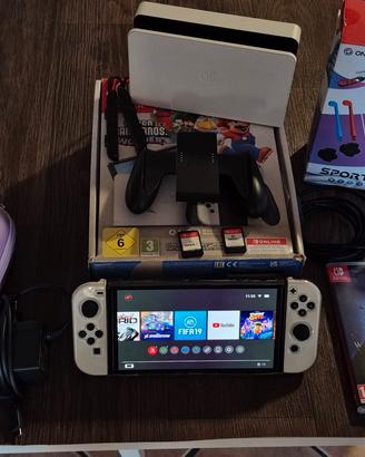 Nintendo Switch OLED+Accessori (Perfetta)