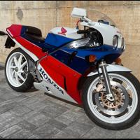 Honda Rc30