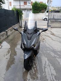 T-MAX 560