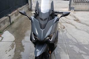T-MAX 560