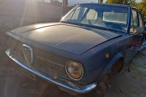 Alfa Romeo Alfetta prima serie scudo stretto per r