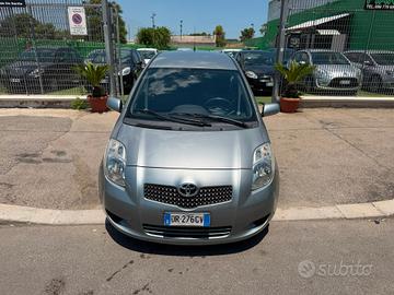 Toyota Yaris 1.0 5 porte Sol