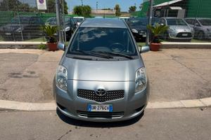 Toyota Yaris 1.0 5 porte Sol