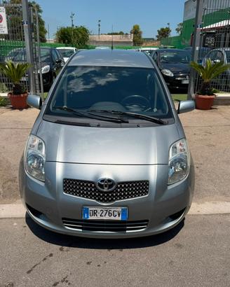 Toyota Yaris 1.0 5 porte Sol