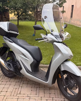 Honda SH 150i ABS Pearl Falcon Gray