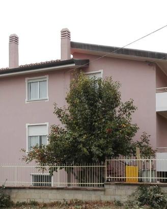 Austis prestigioso appartamento in bifamiliare