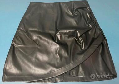 Minigonna arricciata con bordo asimmetrico tg. L