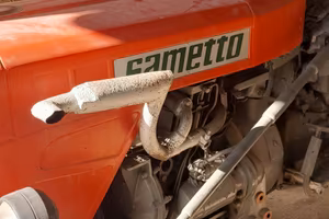 trattore agricolo 