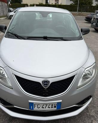 Lancia ypsilon 2016