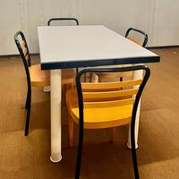Set tavolo allungabile con 4 sedie