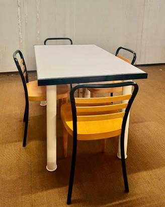 Set tavolo allungabile con 4 sedie