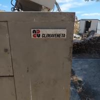 Macchina refrigeratrice per impianti aria condizio