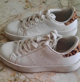 Scarpe sneaker bianche