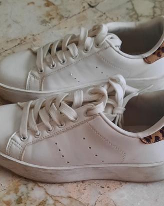 Scarpe sneaker bianche