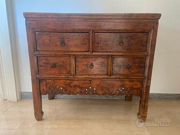 Cassettiera vintage in legno intagliato