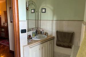 Appartamento in villa ad angolo