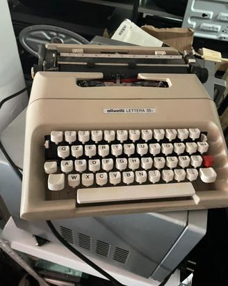 macchina da scrivere olivetti 35
