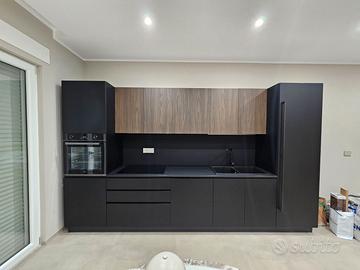Veneta Cucine 3,60m Fenix Nero Ingo + Noce Ducale