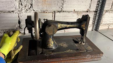 Macchina da cucire vintage