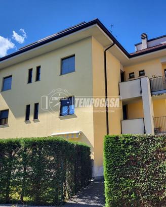 Del 2005 con giardino, doppi servizi finestrati, B