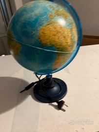Mappamondo illuminato