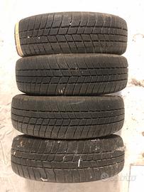 Pneumatici gomme invernali 175/65R15 semi nuovi