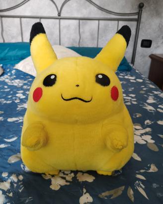 Pikachu Pokémon peluche Hasbro 1999 Tomy