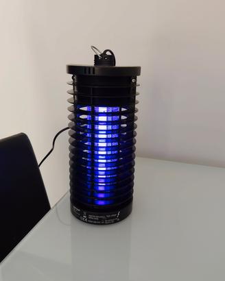 Lampada repellente per zanzare ed altri insetti 