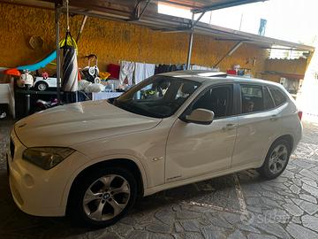 BMW X1 SDRIVE AUTOMATICO CON TETTUCCIO