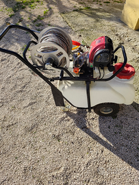 Pompa per dare acqua