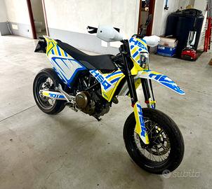 Husqvarna 701 SuperMoto Depotenziata